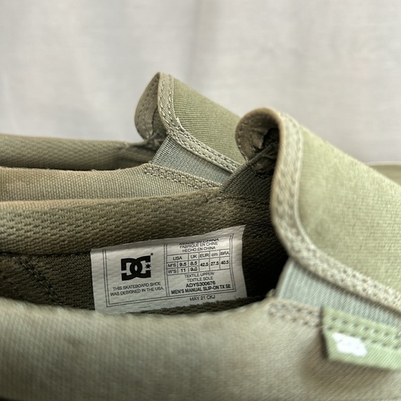 DC SLIP ON’S SIZE(9.5) - Picture 5 of 6